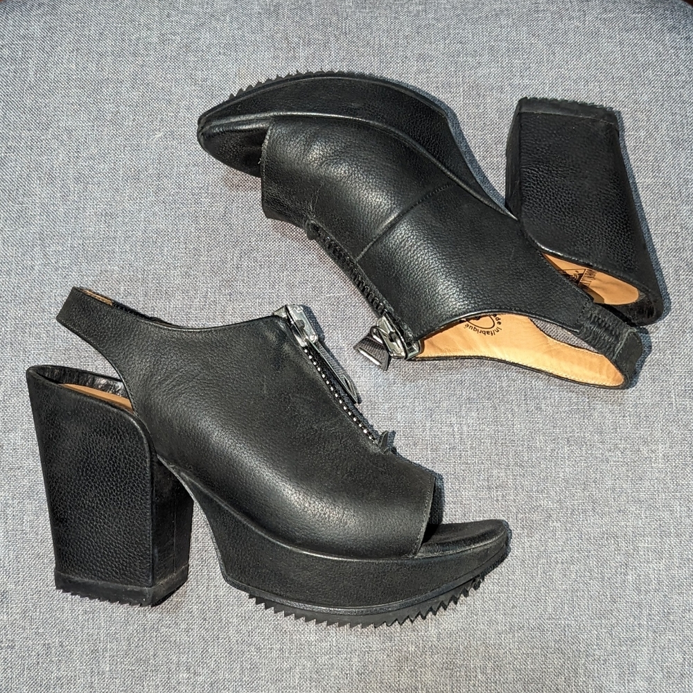 JOHN FLUEVOG Prepare Tent 2.0 Zip Sandals